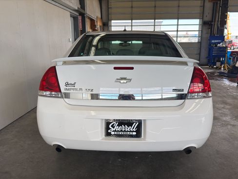 Used 2009 Chevrolet Impala LTZ FWD image 6