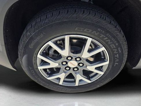 Certified 2023 GMC Acadia SLT FWD image 9