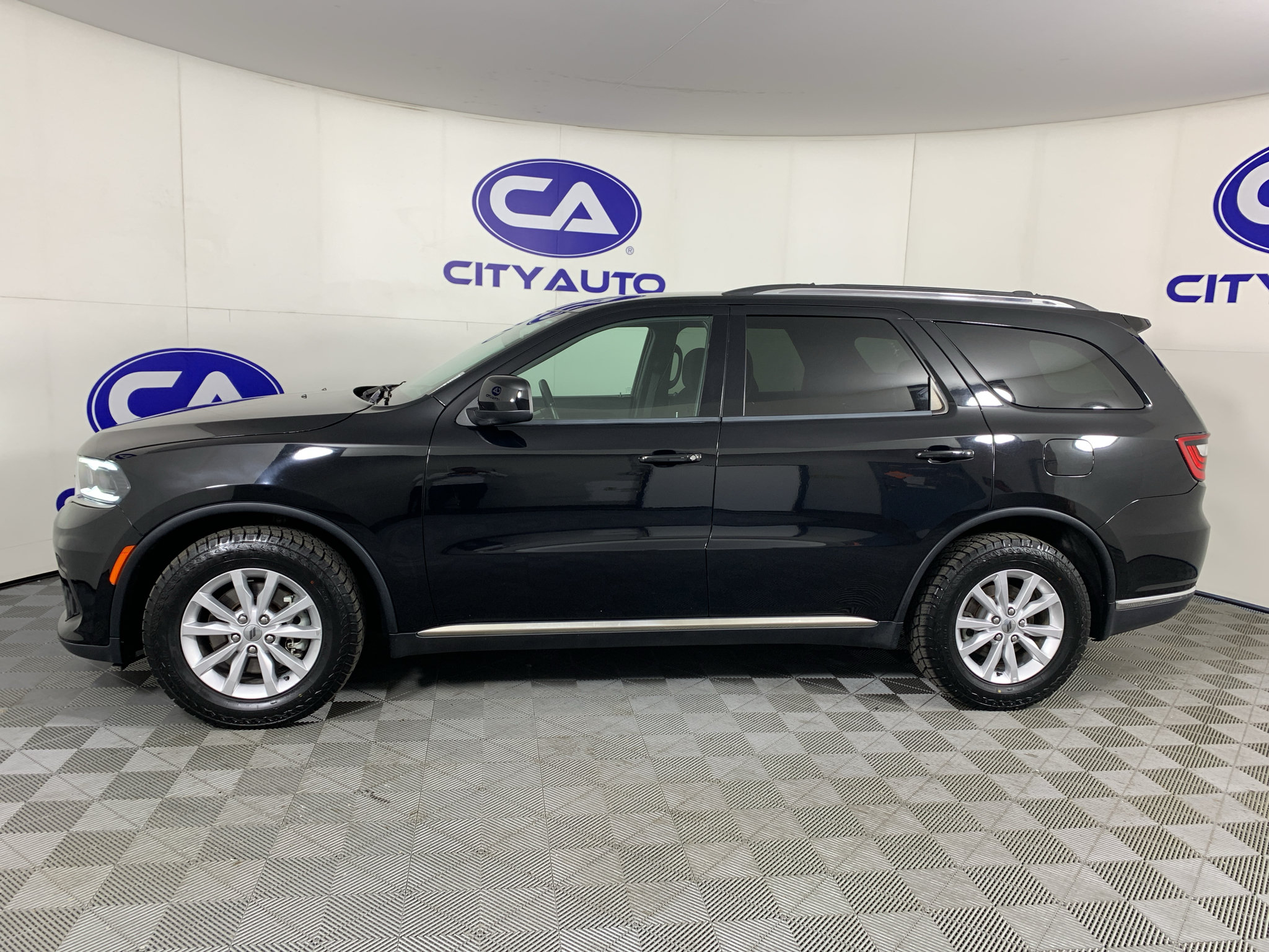 Used 2023 Dodge Durango SXT RWD image 6