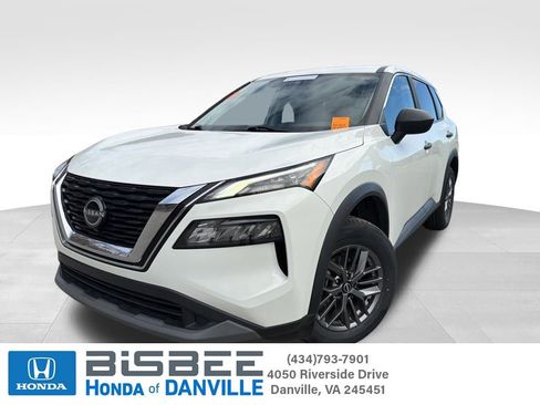 Used 2023 Nissan Rogue S image 1