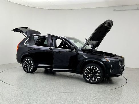 New 2026 Volvo XC90 B6 Plus w/ Protection Package image 10