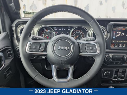 Used 2023 Jeep Gladiator Overland AWD/4WD image 29