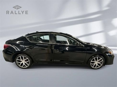 Used 2020 Acura ILX w/ Premium Package image 2