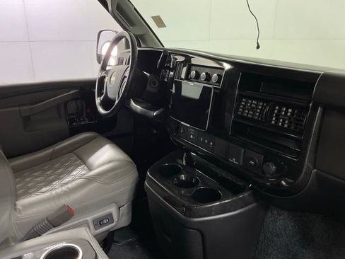 Used 2023 Chevrolet Express 2500 RWD image 26