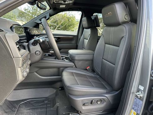 New 2026 Chevrolet Suburban High Country image 15