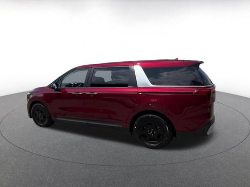 Used 2026 Kia Carnival FWD image 10