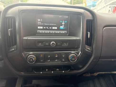 Used 2019 Chevrolet Silverado 1500 W/T w/ WT Convenience Package AWD/4WD image 18