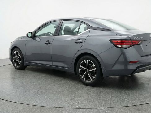 Used 2025 Nissan Sentra SV image 6
