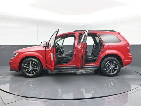 Used 2018 Dodge Journey SE w/ Blacktop Package FWD image 37