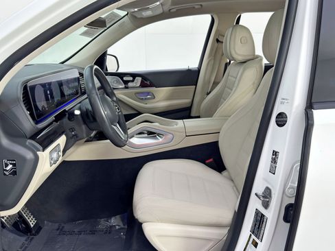 Used 2020 Mercedes-Benz GLS 580 4MATIC image 17