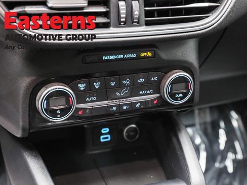 Used 2021 Ford Escape Titanium image 20