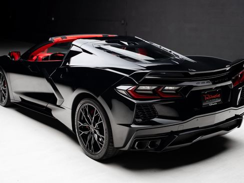 Used 2024 Chevrolet Corvette Stingray Premium Cpe w/ Z51 Performance Package RWD image 25