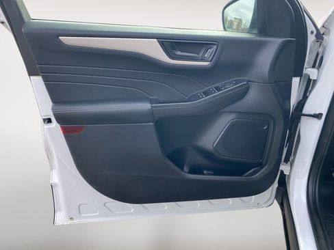 Used 2022 Ford Escape SE image 16