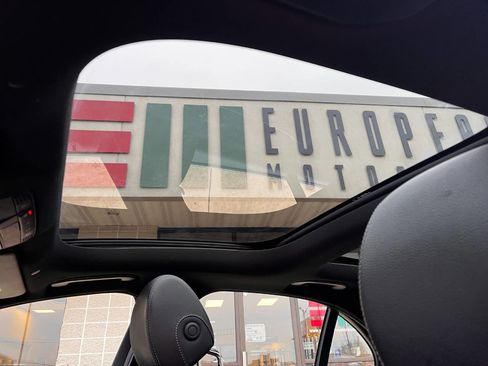 Used 2019 Mercedes-Benz E 300 4MATIC image 8