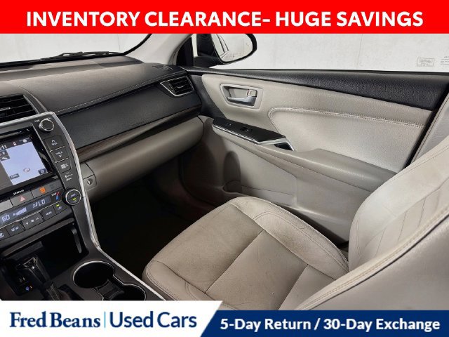Used 2016 Toyota Camry XLE w/ Moonroof Package FWD image 30