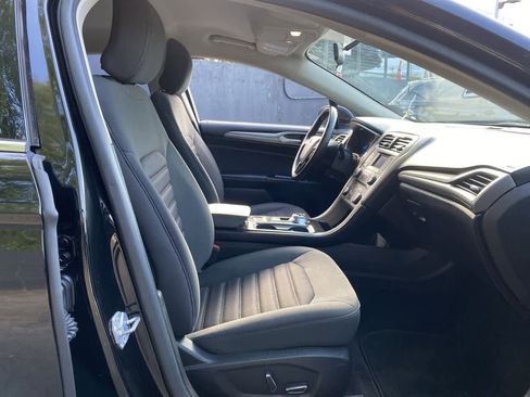 Used 2017 Ford Fusion SE FWD image 20