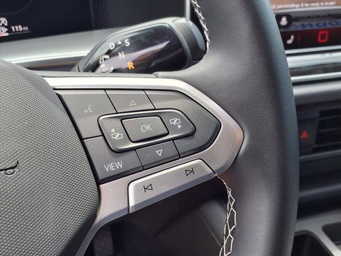 New 2026 Volkswagen Tiguan SE image 19