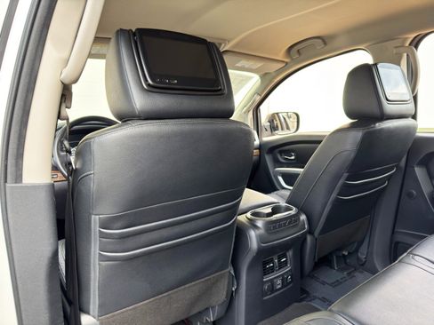 Used 2020 Nissan Titan SL w/ Protection Package 1 AWD/4WD image 35