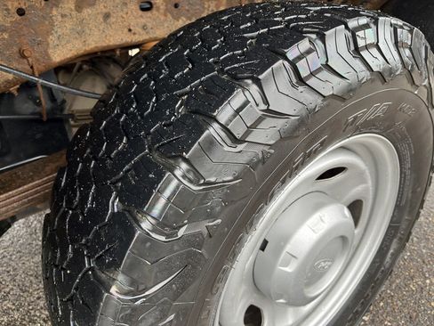 Used 2011 Ford F250 XL image 23