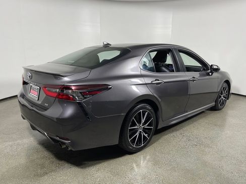 Certified 2023 Toyota Camry SE image 3