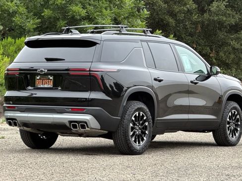 Used 2025 Chevrolet Traverse Z71 AWD/4WD image 4