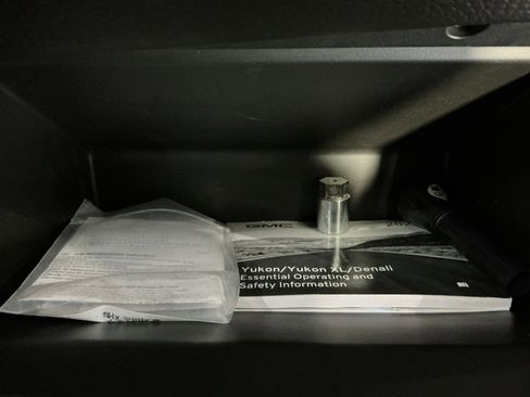 Used 2023 GMC Yukon Denali image 31