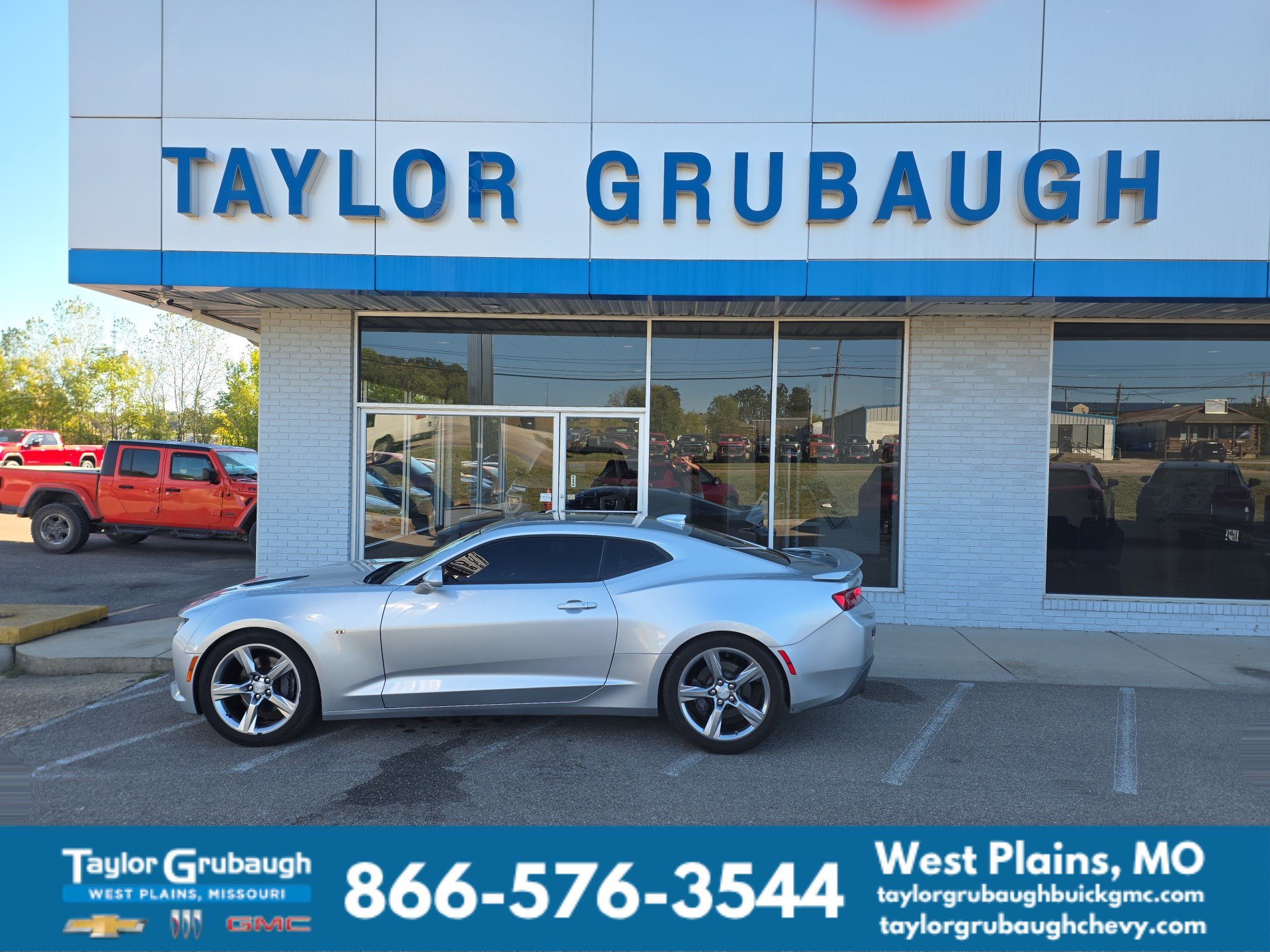 Used 2017 Chevrolet Camaro SS RWD image 1
