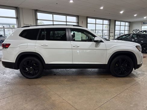 Used 2022 Volkswagen Atlas SE image 3