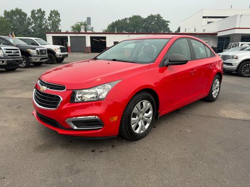 Used 2016 Chevrolet Cruze LS FWD image 1