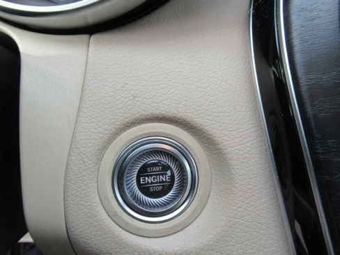 Used 2019 Mercedes-Benz C 300 4MATIC Sedan image 28