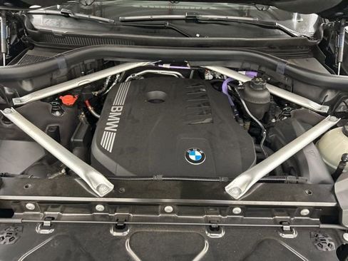 Used 2024 BMW X7 xDrive40i w/ M Sport Package image 27