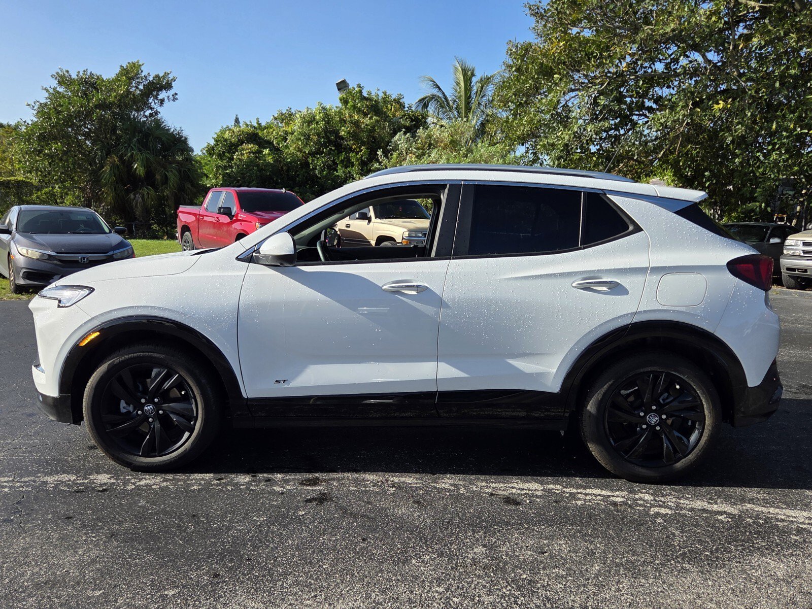 Used 2026 Buick Encore GX Sport Touring w/ Advanced Technology Package FWD image 2