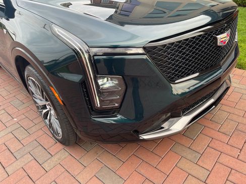 Used 2024 Cadillac XT4 Sport AWD/4WD image 4