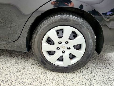 Used 2010 Toyota Camry LE FWD image 9