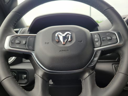 Used 2025 RAM 2500 Big Horn AWD/4WD image 10