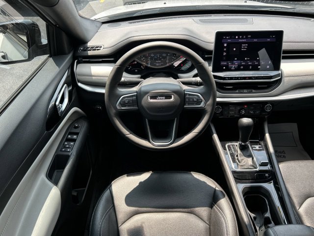 Used 2025 Jeep Compass Limited AWD/4WD image 24