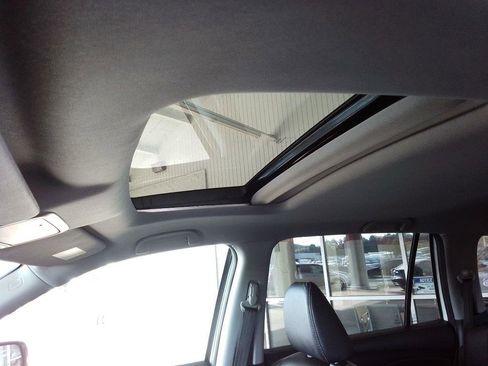 Used 2017 Honda Pilot EX-L image 18