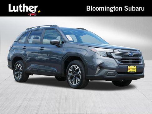 Used 2025 Subaru Forester Premium AWD/4WD image 1
