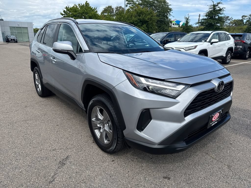 Used 2025 Toyota RAV4 XLE AWD/4WD image 10