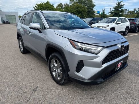 Used 2025 Toyota RAV4 XLE AWD/4WD image 10