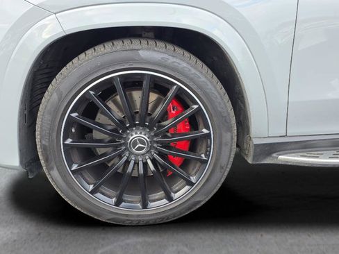 Used 2025 Mercedes-Benz GLS 63 AMG 4MATIC image 16