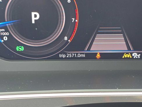 Used 2020 Volkswagen Tiguan SEL AWD/4WD image 27
