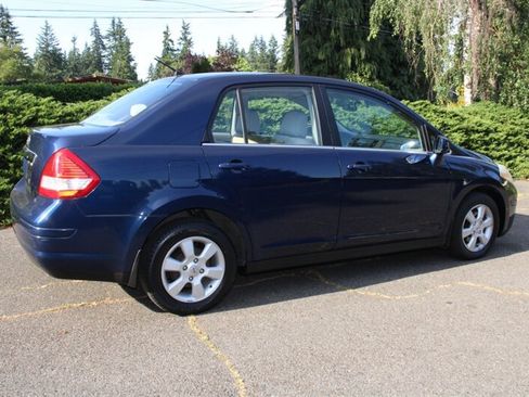 Used 2008 Nissan Versa Sedan w/ Convenience Pkg FWD image 3