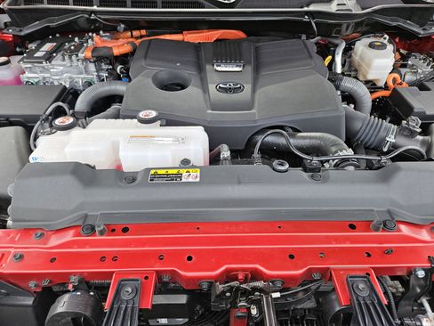 Used 2024 Toyota Tundra Limited image 29