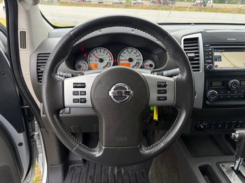Used 2014 Nissan Frontier PRO-4X w/ Pro-4x Luxury Package AWD/4WD image 15
