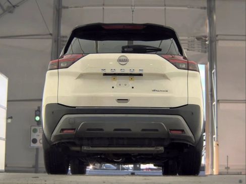 Used 2023 Nissan Rogue SL AWD/4WD image 13