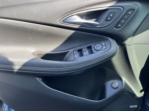 Used 2024 Buick Encore GX Avenir w/ Avenir Convenience Package FWD image 14