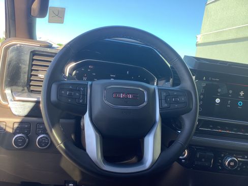 Used 2024 GMC Sierra 1500 SLT w/ SLT Premium Plus Package AWD/4WD image 10