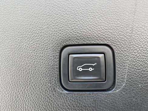 Used 2021 Chevrolet Traverse LT w/ LT Premium Package AWD/4WD image 20
