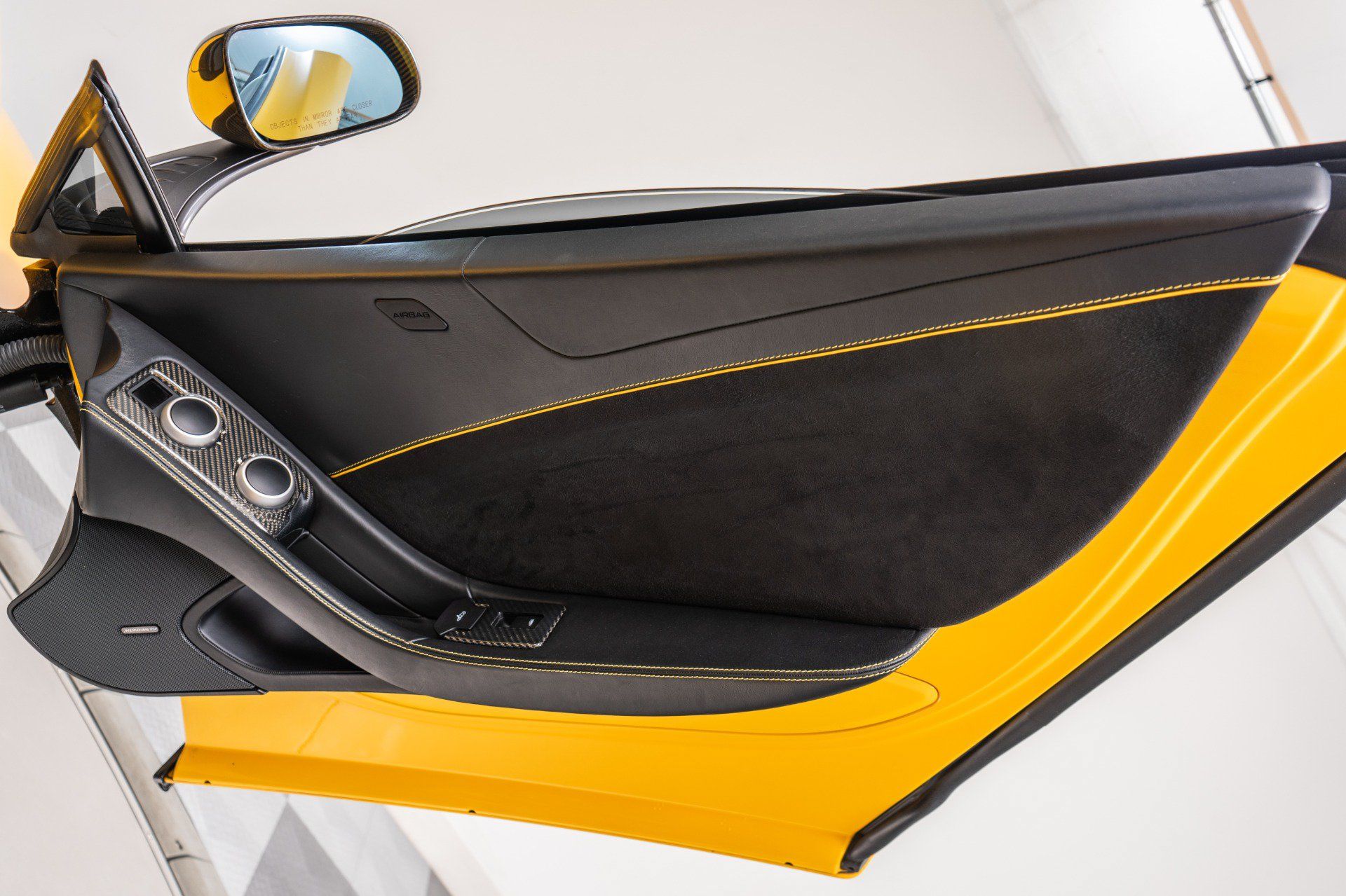 Used 2015 McLaren 650S Spider RWD image 43